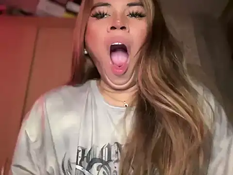 Snapshot of goddessofalltime chatting on 12-05-25, 04:22 goddessofalltime online show from 12-05-25, 04:22