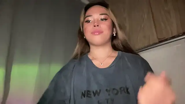 Snapshot of goddessofalltime chatting on 11-23-25, 05:12 goddessofalltime online show from 11-23-25, 05:12