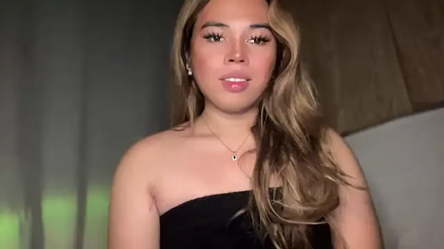 Snapshot of goddessofalltime chatting on 12-02-25, 04:19 goddessofalltime online show from 12-02-25, 04:19