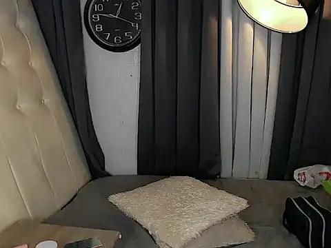 Foxxy Barbie online show from 04-18-26, 06:49