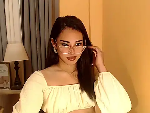 Snapshot of magnificent_kitana chatting on 10-02-25, 12:52 magnificent kitana online show from 10-02-25, 12:52