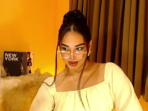 Snapshot of magnificent_kitana chatting on 10-11-25, 08:26 magnificent kitana online show from 10-11-25, 08:26