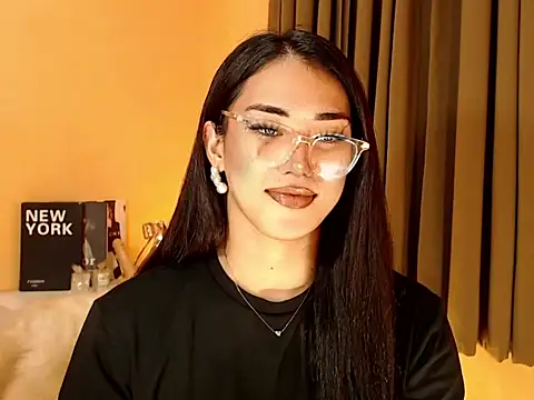 Snapshot of magnificent_kitana chatting on 09-30-25, 09:37 magnificent kitana online show from 09-30-25, 09:37