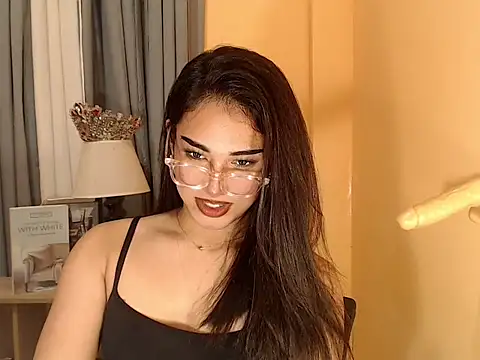 Snapshot of magnificent_kitana chatting on 10-09-25, 09:37 magnificent kitana online show from 10-09-25, 09:37