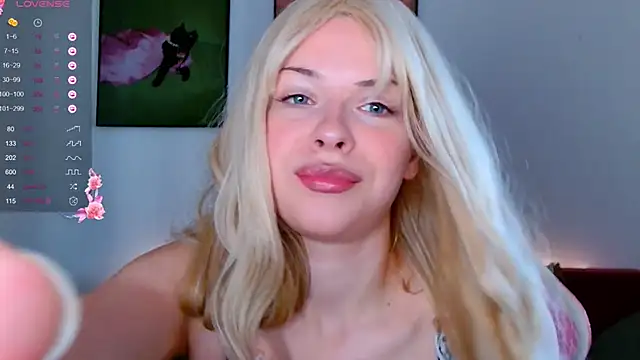 Snapshot of babylilly00 chatting on 05-17-26, 02:50 babylilly00 online show from 05-17-26, 02:50