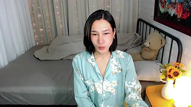 TRANSGODDESSA online show from 12-20-25, 02:03