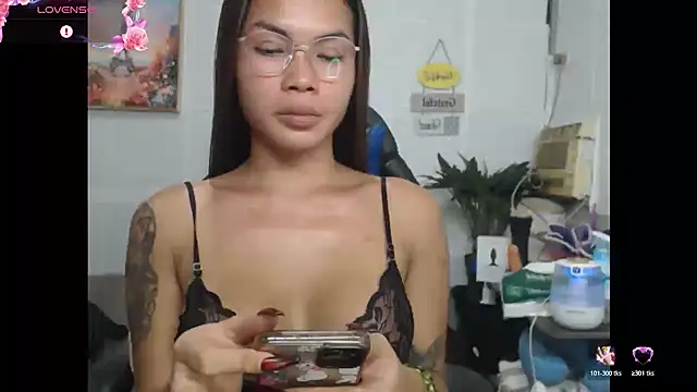 lucyheart777 online show from 06-17-26, 02:00