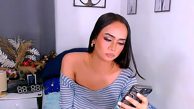 Zialustts online show from 12-18-25, 06:12