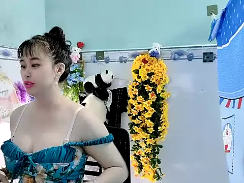 Snapshot of emgaixinhngoan chatting on 09-22-25, 11:55 emgaixinhngoan online show from 09-22-25, 11:55