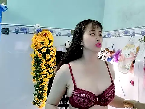 Snapshot of emgaixinhngoan chatting on 09-24-25, 12:11 emgaixinhngoan online show from 09-24-25, 12:11