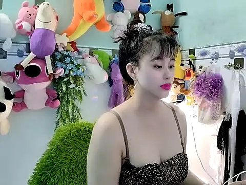 Snapshot of emgaixinhngoan chatting on 10-16-25, 04:10 emgaixinhngoan online show from 10-16-25, 04:10