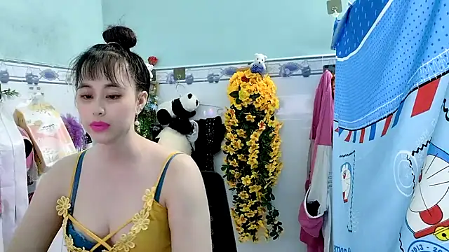 Snapshot of emgaixinhngoan chatting on 09-18-25, 03:04 emgaixinhngoan online show from 09-18-25, 03:04