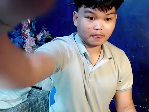 Reynelcock online show from 02-12-26, 04:40