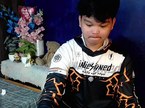 Reynelcock online show from 03-10-26, 04:11