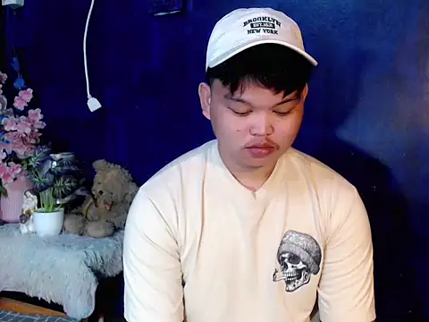 Reynelcock online show from 04-14-26, 04:34