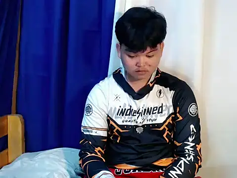 Reynelcock online show from 11-02-25, 04:17