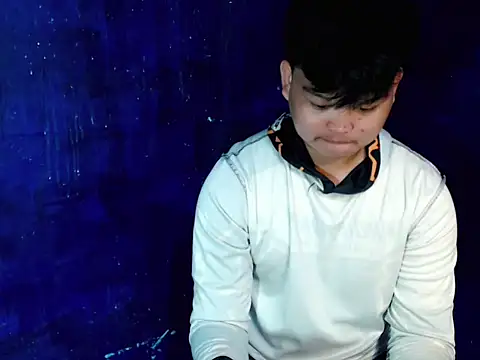 Reynelcock online show from 11-26-25, 04:40