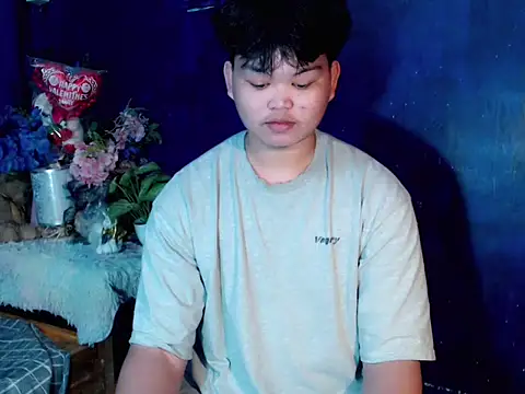 Reynelcock online show from 11-11-25, 04:46