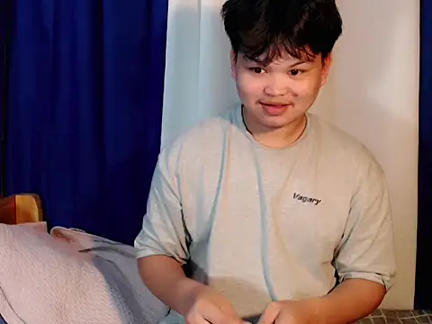 Reynelcock online show from 10-23-25, 03:21