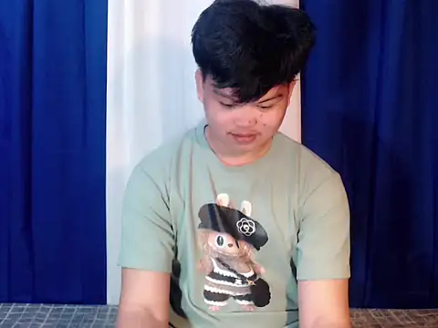 Reynelcock online show from 11-18-25, 04:10