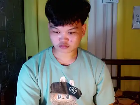 Reynelcock online show from 10-31-25, 02:35