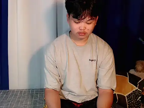 Reynelcock online show from 10-22-25, 04:39