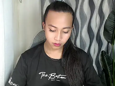 Snapshot of sweetiie_caren chatting on 06-25-26, 06:07 sweetiie caren online show from 06-25-26, 06:07