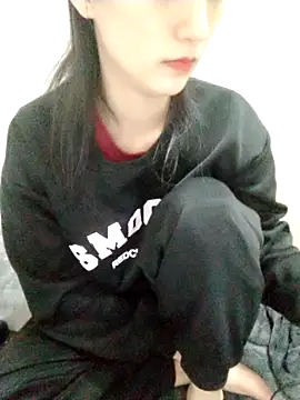 Kembong01 online show from 12-17-25, 03:06