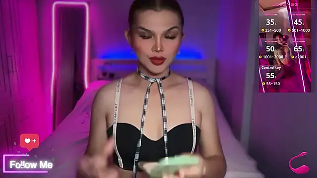 Snapshot of Sweetestcandyx_ chatting on 07-08-26, 06:19 Sweetestcandyx online show from 07-08-26, 06:19
