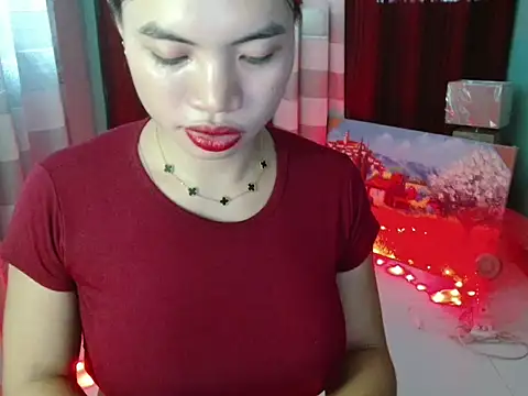 Snapshot of lover_girl143 chatting on 02-25-26, 03:40 lover girl143 online show from 02-25-26, 03:40