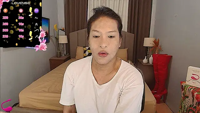 Snapshot of EvaTheMistress chatting on 10-06-25, 02:13 EvaTheMistress online show from 10-06-25, 02:13