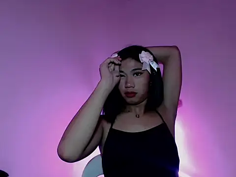 Snapshot of Maxine_Sucks chatting on 09-25-25, 12:33 Maxine Sucks online show from 09-25-25, 12:33