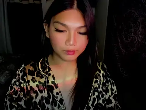 Lou heart online show from 12-02-25, 08:43