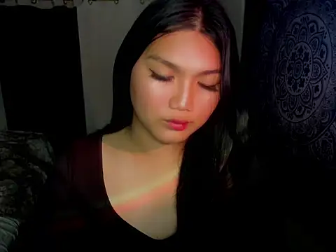 Lou heart online show from 12-20-25, 06:44