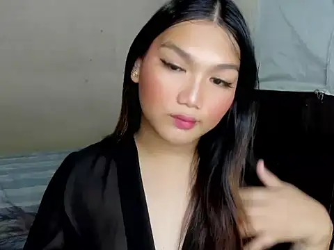 Lou heart online show from 10-20-25, 03:08