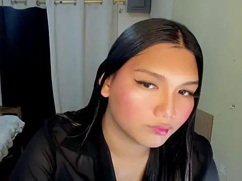 Lou heart online show from 11-15-25, 01:26