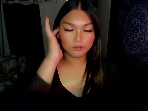 Lou heart online show from 12-19-25, 04:42