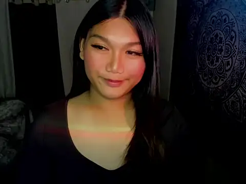 Lou heart online show from 12-16-25, 01:48