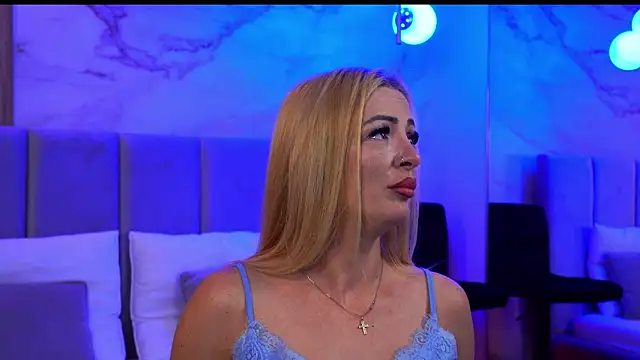 Izabellle02 online show from 04-21-26, 04:08