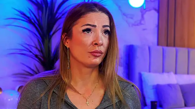 Izabellle02 online show from 12-23-25, 06:34