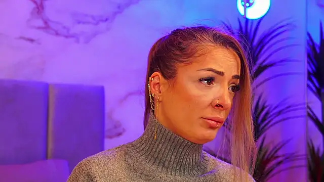 Izabellle02 online show from 01-13-26, 06:06