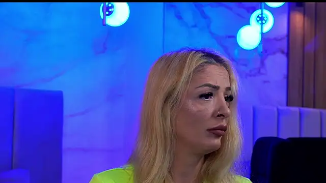 Izabellle02 online show from 04-24-26, 03:41