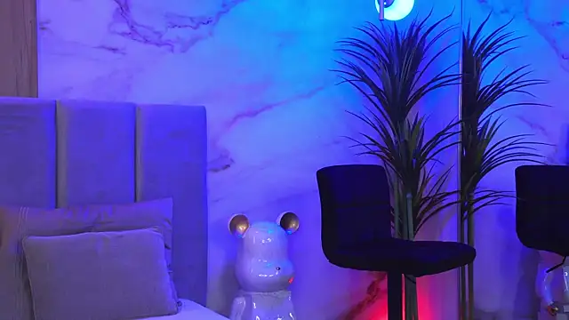 Izabellle02 online show from 04-05-26, 03:46