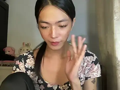 slimladyxoxo online show from 12-15-25, 11:31