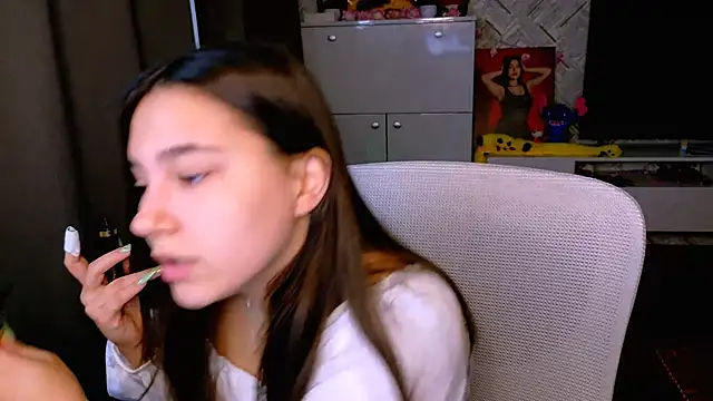 Arianna Grend online show from 10-15-25, 08:44