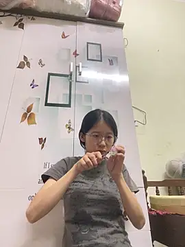 meomeo2k6 online show from 10-24-25, 06:23