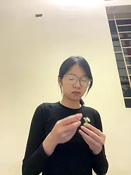 meomeo2k6 online show from 12-18-25, 01:59