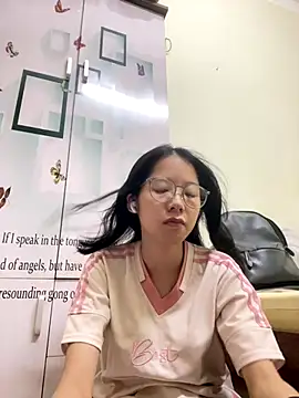 meomeo2k6 online show from 10-21-25, 01:54