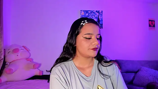 Snapshot of Shophie_thoopson chatting on 02-24-26, 02:12 Shophie thoopson online show from 02-24-26, 02:12