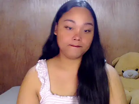 Snapshot of _Lylia chatting on 09-18-25, 09:18  Lylia online show from 09-18-25, 09:18